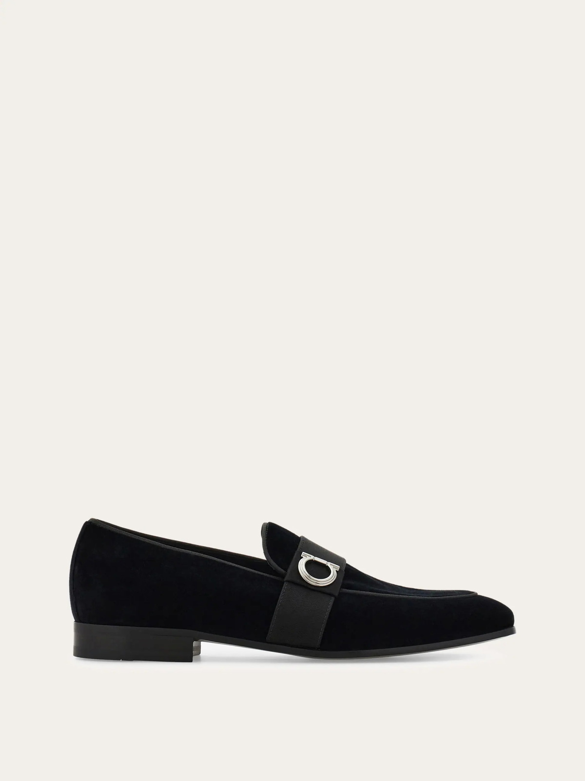 Ferragamo Mens Gancini loafer in Black