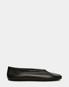 Steve Madden Cyntra Flats in Black