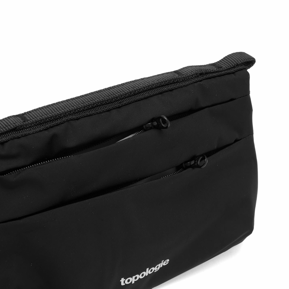 Topologie Phone Sacoche 90 Bag in Black Tech Sateen Topologie