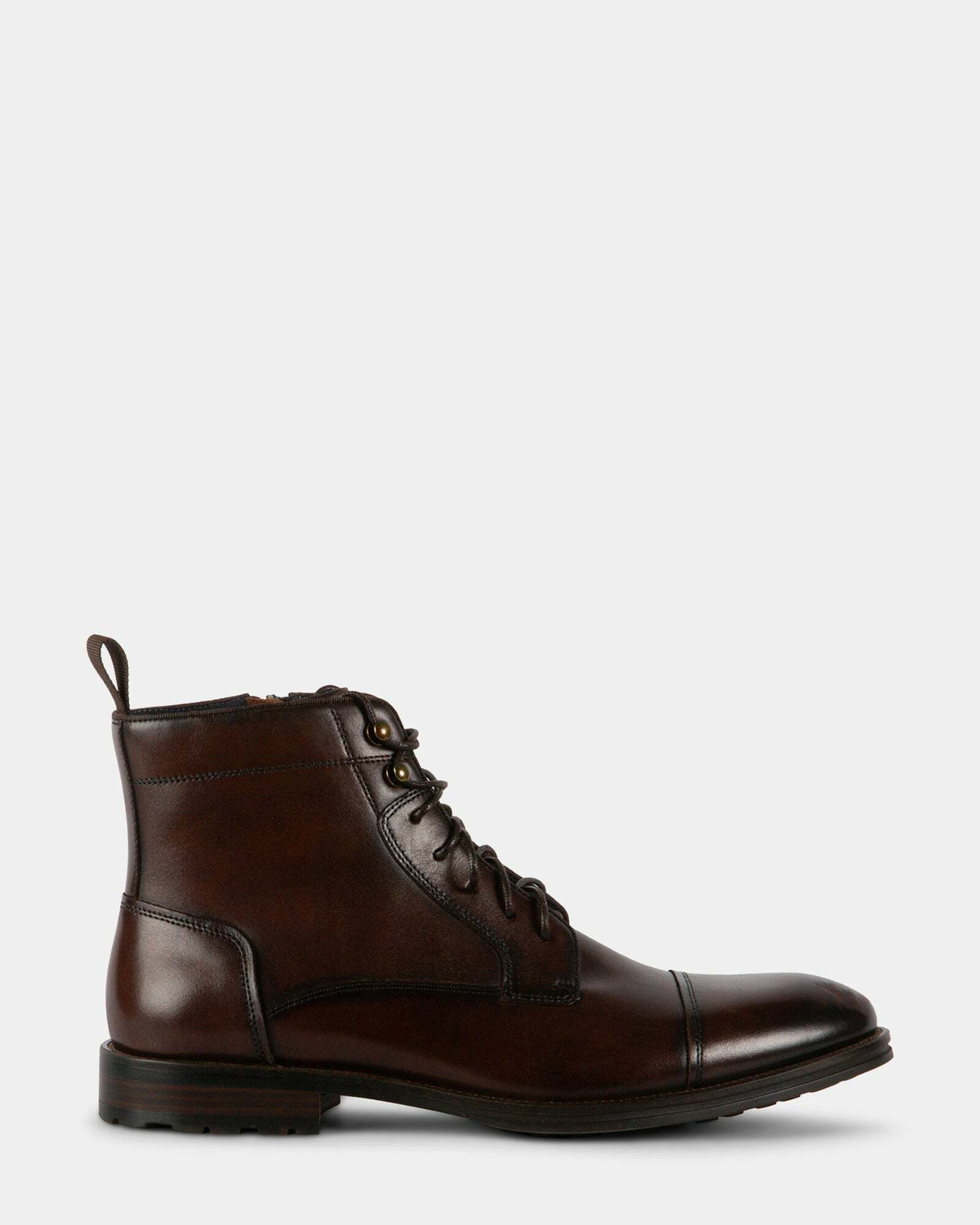 Steve Madden Daymonn Boots in Brown