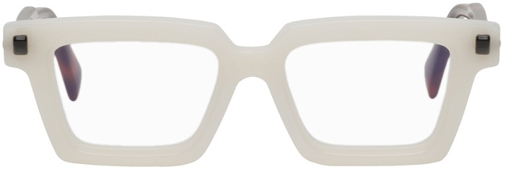 Photo: Kuboraum White Q2 Glasses