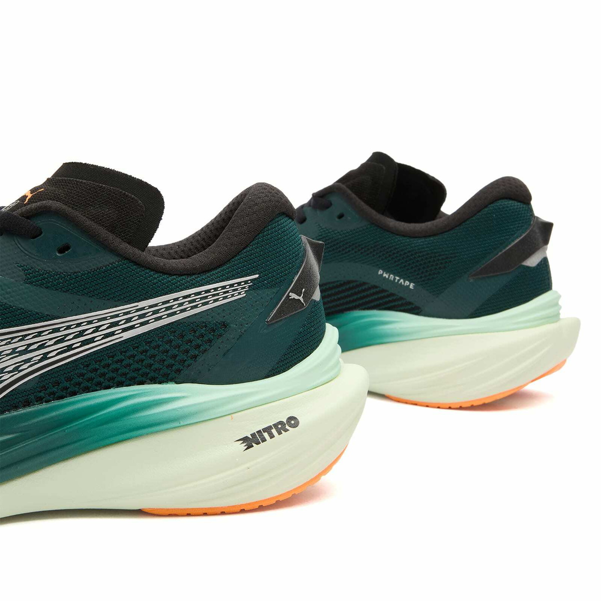 Puma Deviate NITRO 3 Sneaker in Green Terrain/Heat Fire