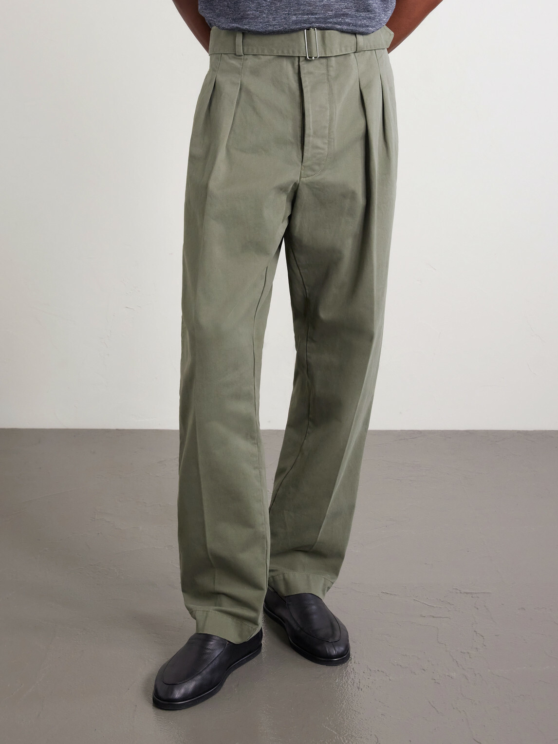 Officine Générale - Evans Wide-Leg Belted Pleated Organic Cotton-Twill Chinos - Green