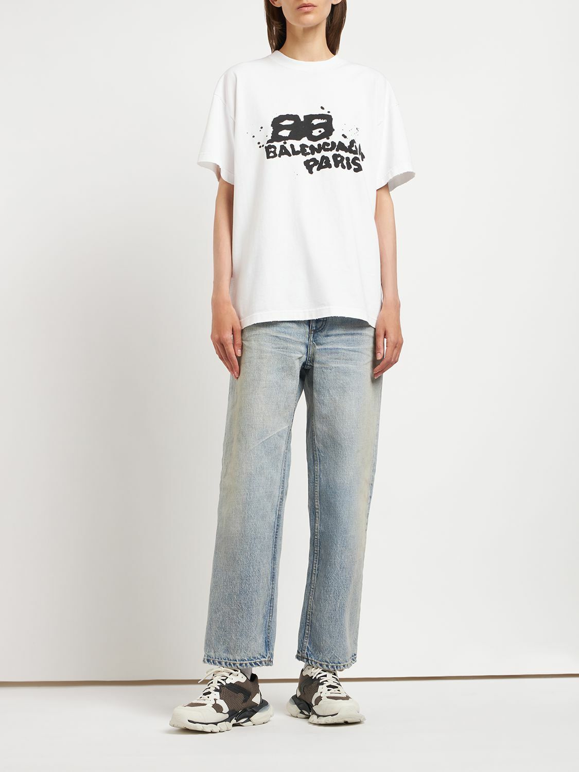 バレンシアガ Balenciaga Medium Fit T-Shirt Men's Logo T-shirt Medium Fit in Black | Balenciaga US