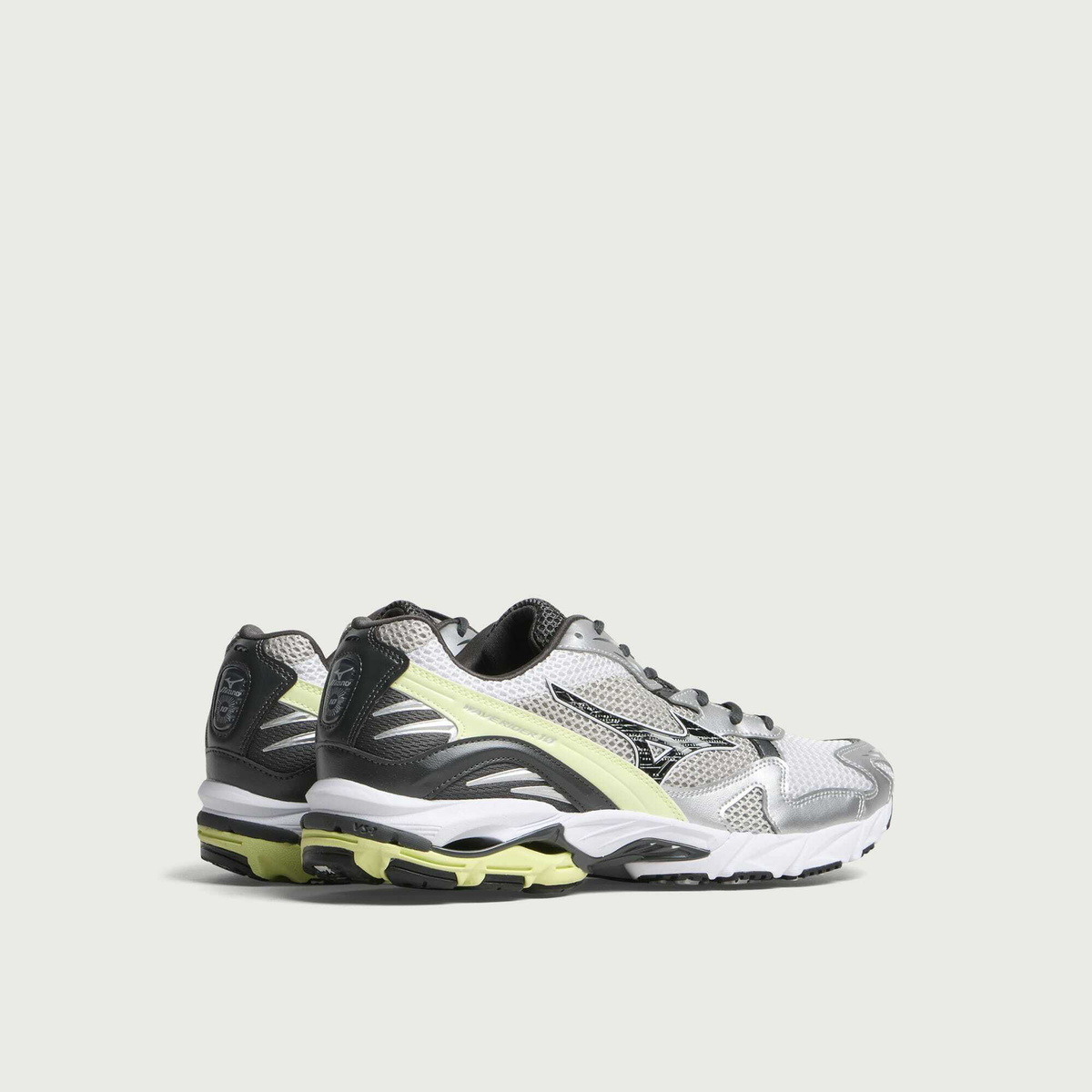 Mizuno Wave Rider 10 Sneaker in Cloudscape/Black Sand/Grossular Green