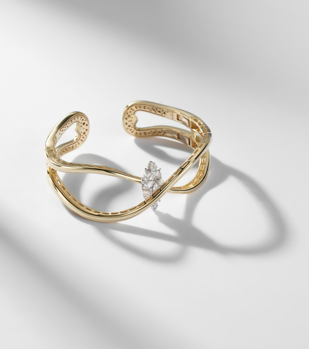 Yeprem Golden Strada 18kt white and yellow gold bangle with diamonds
