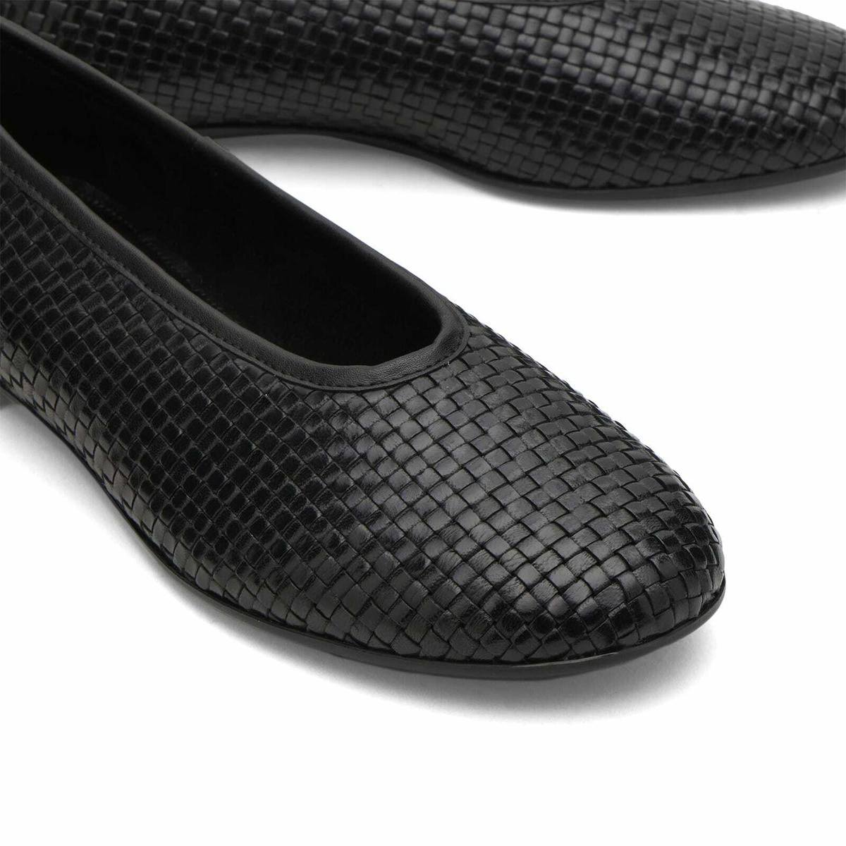 Vagabond Shoemakers Women's Vagabond Aleya Braided Leather Ballet in Black