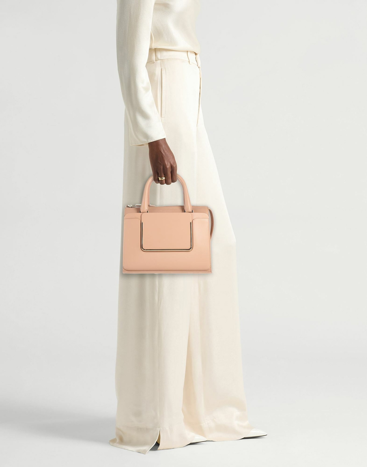 Roger Vivier Womens Handbag Blush