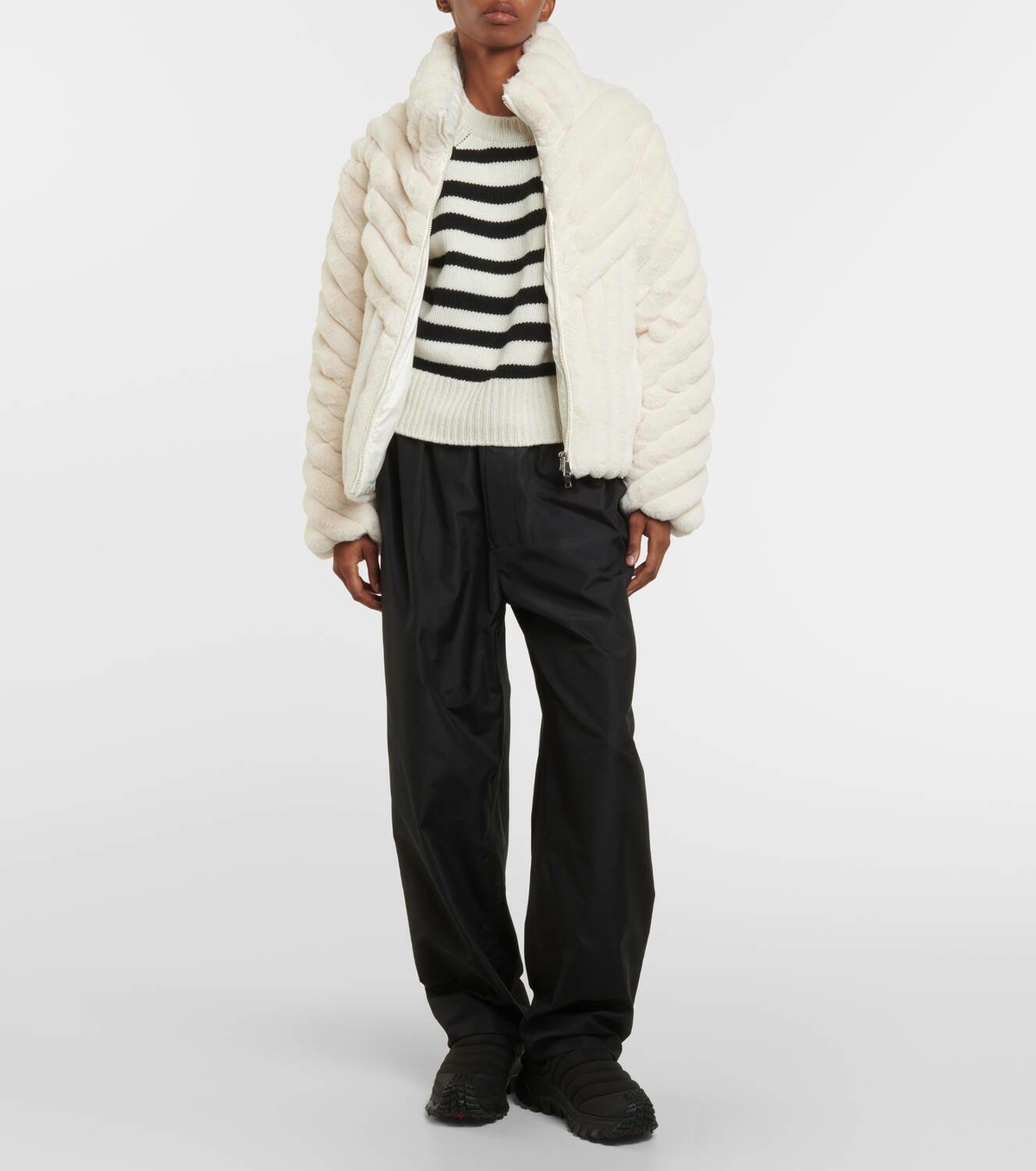 【24SS NEW】MONCLER_woman / PEDRIX フェイクファージャケット Women's Clothing | logo patched bomber jacket msgm jacket