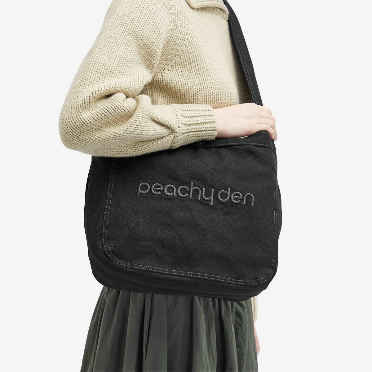 Peachy Den Women's Peachy Tote Bag in Graphite 
