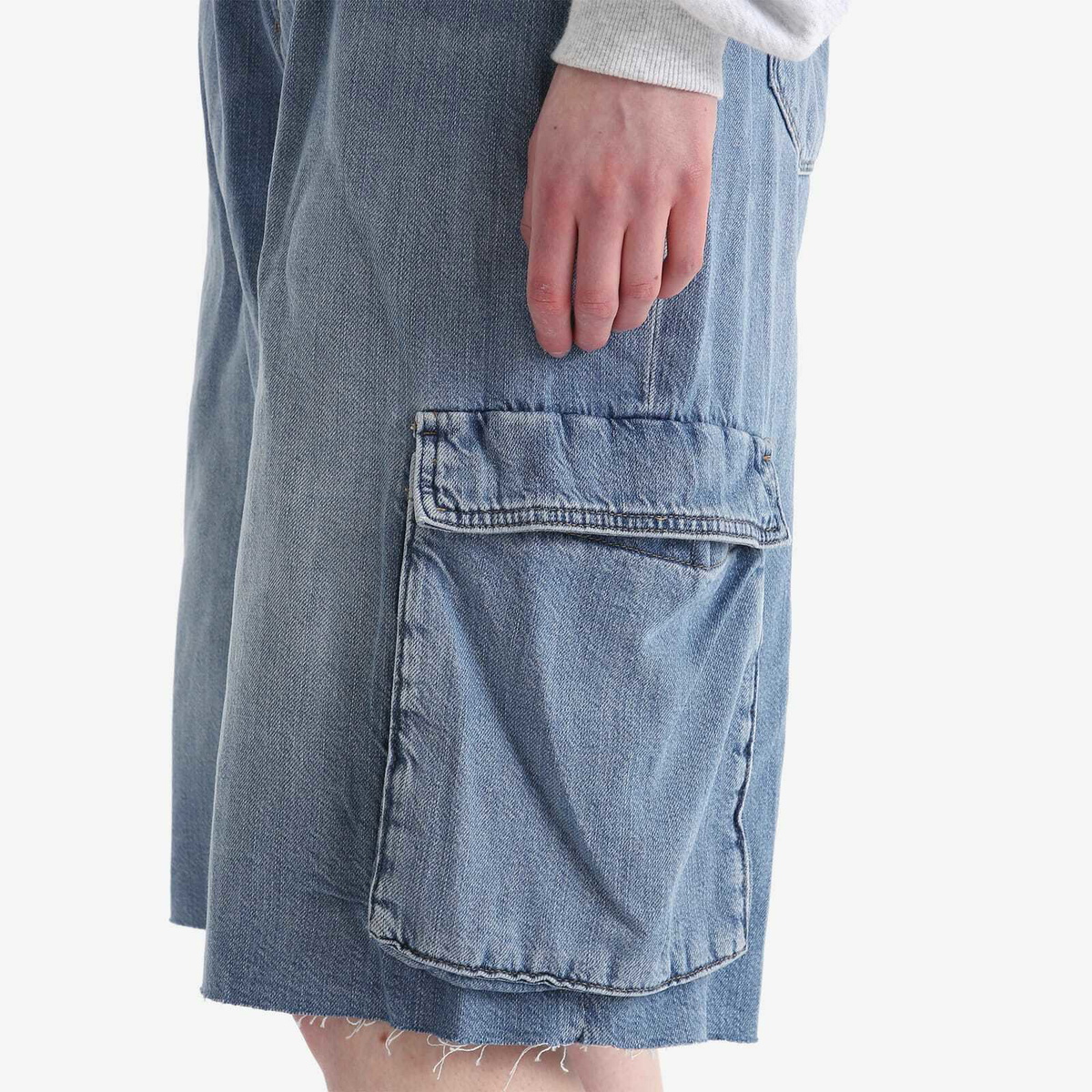 Good American Women's Denim Cargo Short in Indigo