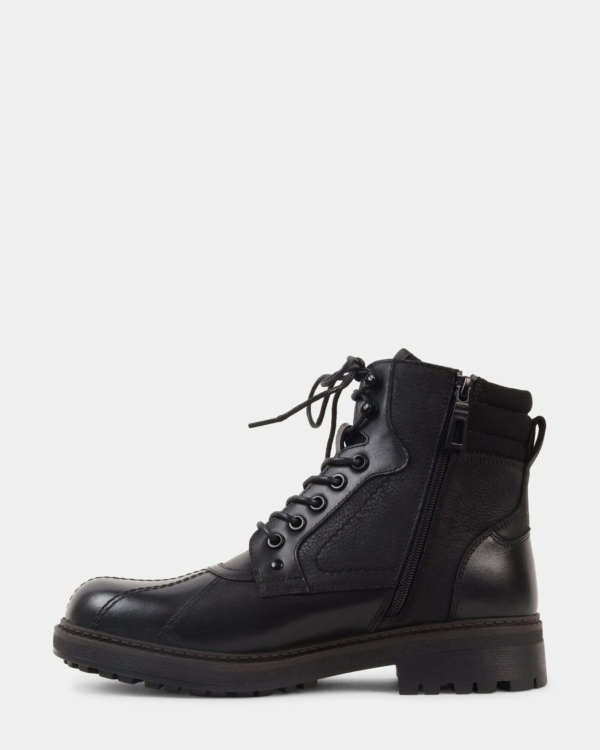 Steve Madden Jensen Boots in Black