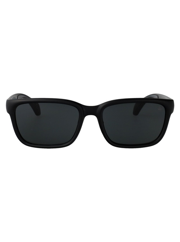 Photo: Moncler Eyewear Slicka Sunglasses