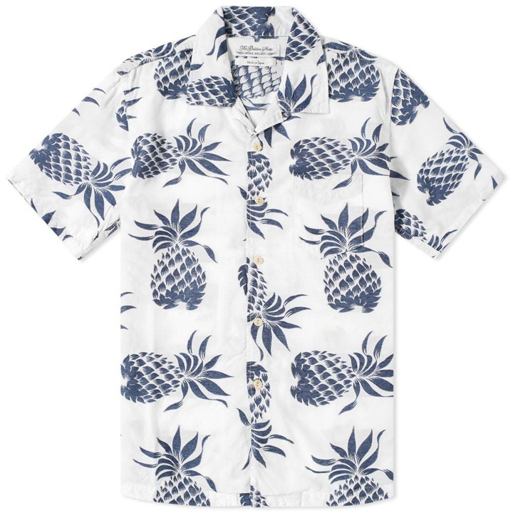 Photo: Remi Relief Short Sleeve Pineapple Print Vacation Shirt White