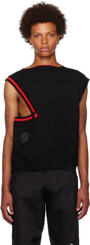 Photo: SPENCER BADU Black Asymmetric Vest