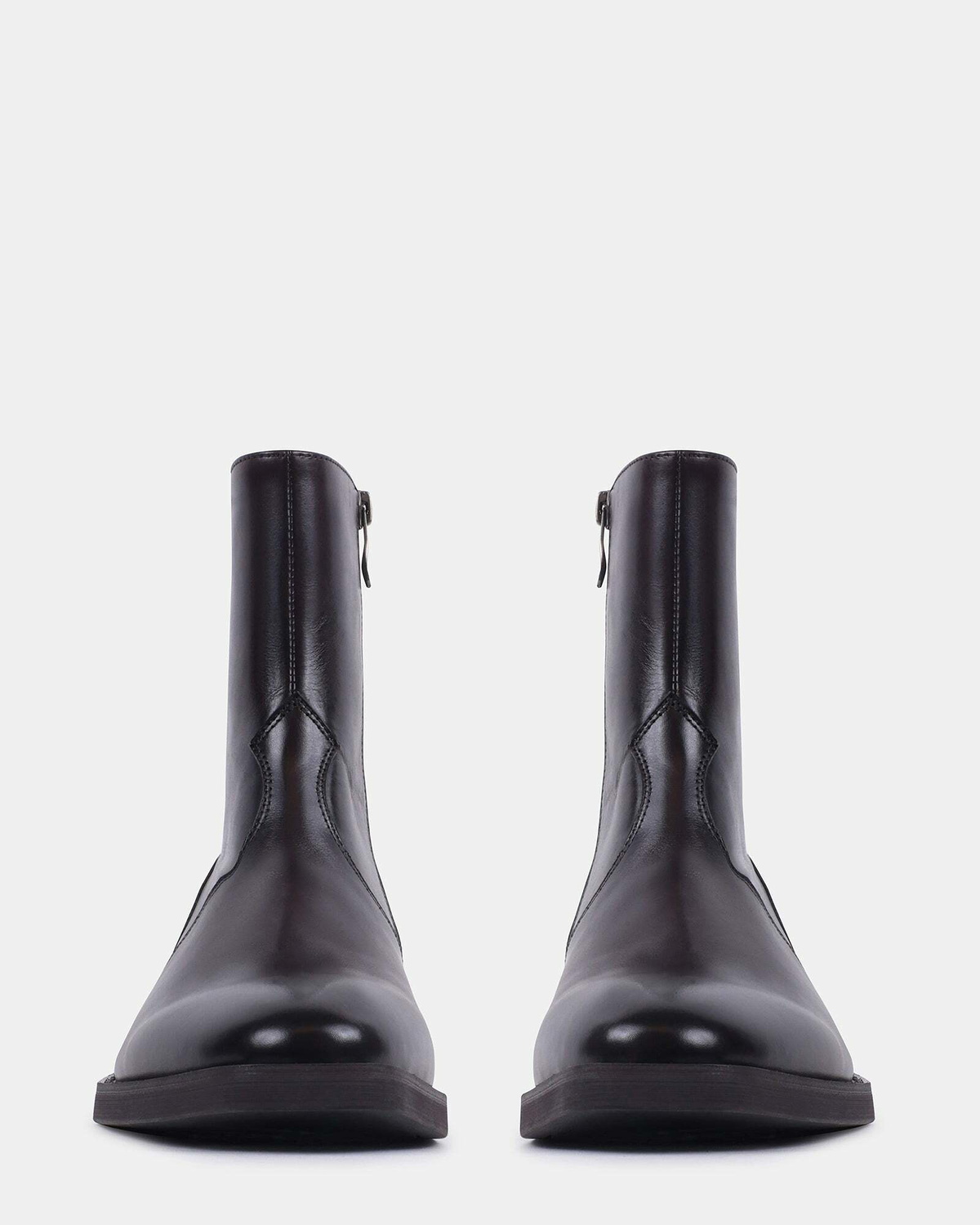Steve Madden Conte Boots in Brown