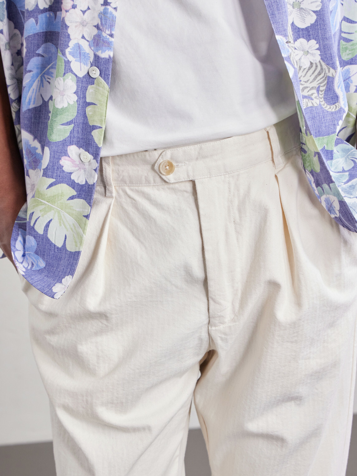 Hartford - Trunk Straight-Leg Pleated Cotton Woven Trousers - Neutrals