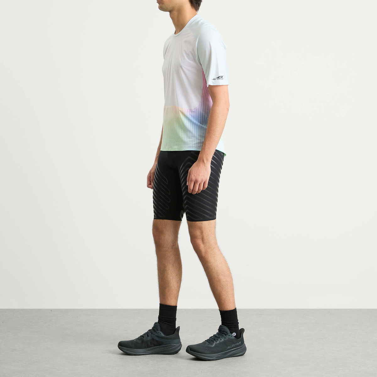 SOAR Men's x Altra Trail Race Top in Rainbow/Grey