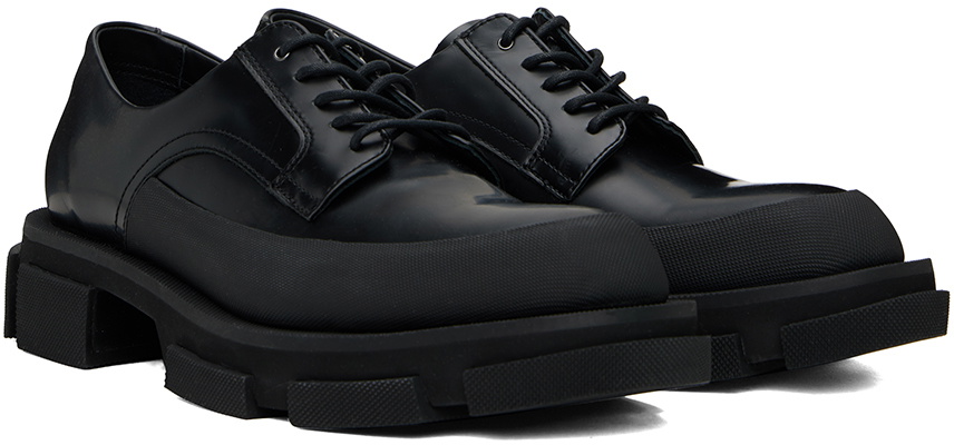 both Black Gao Derbys