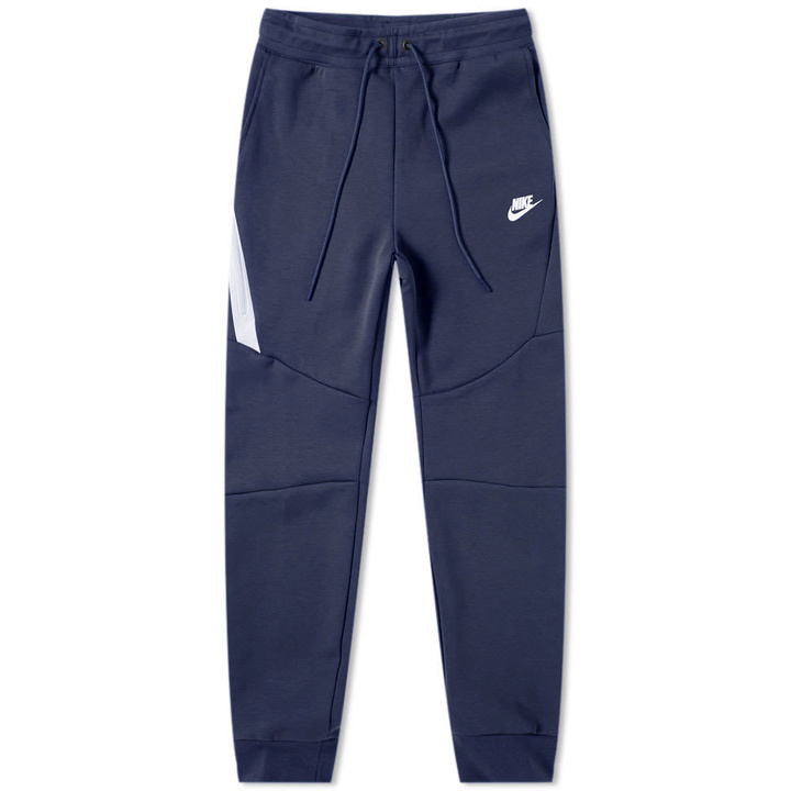 Photo: Nike Tech Fleece Jogger Obsidian & White