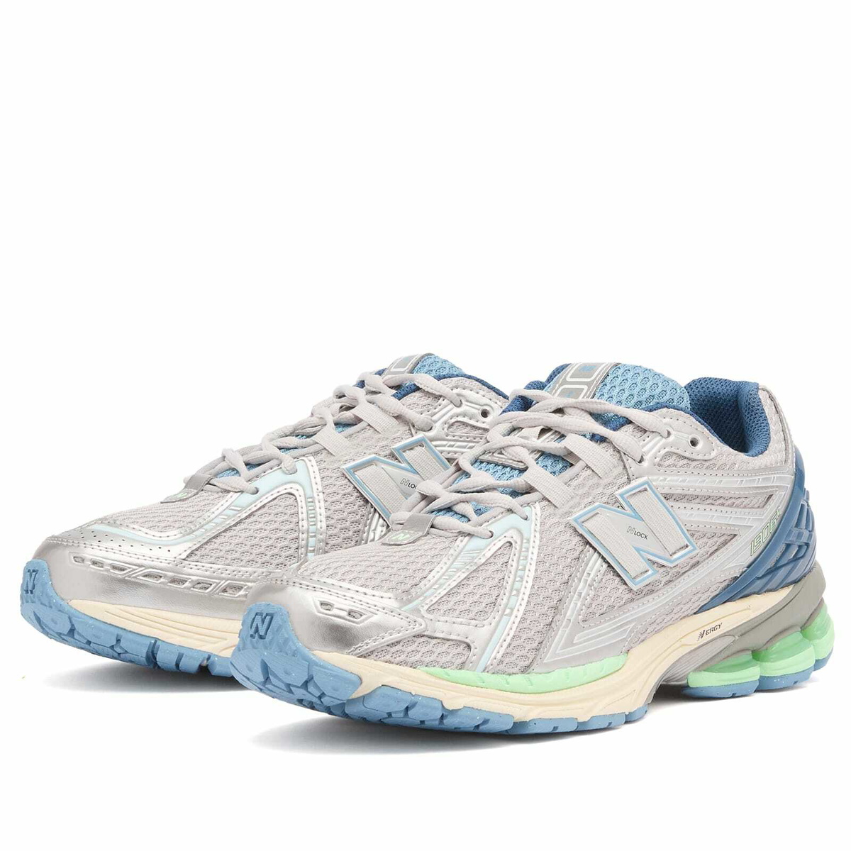 New Balance 1906R Sneaker in Silver Metallic