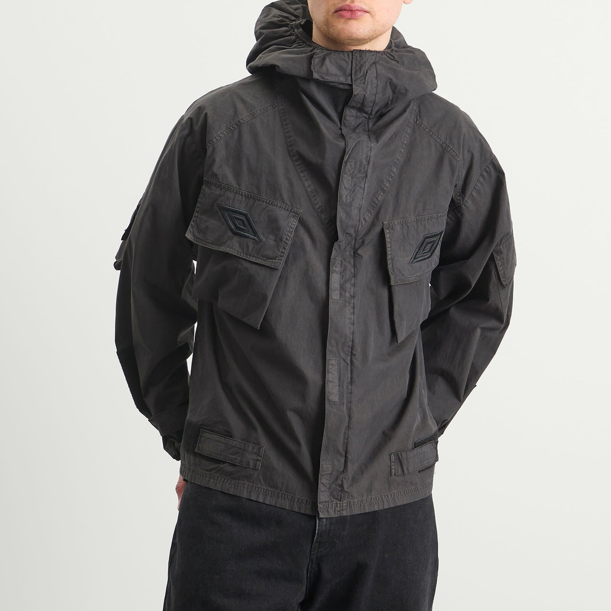 Umbro by Slam Jam Men's Mid Field Jacket in Dark Olive
