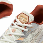 Mizuno WAVE RIDER 10 OG Sneakers in Shifting Sand/Shifting Sand/Snow White