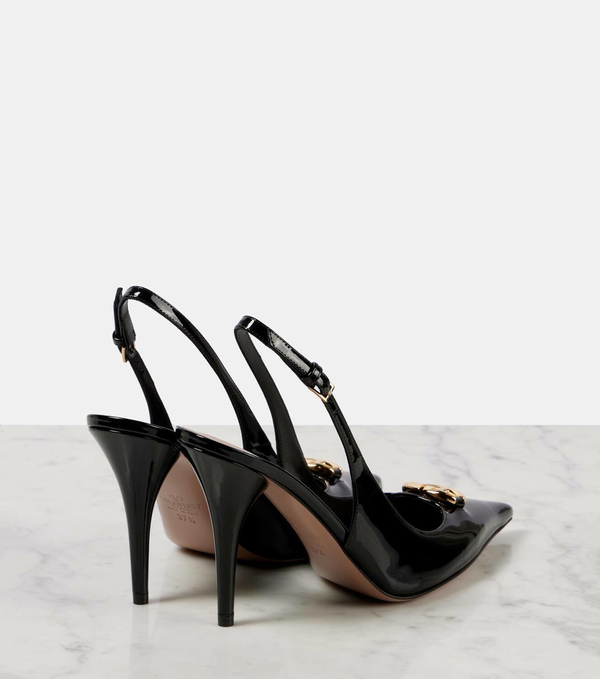 シューズ・サンダルその他 Valentino Garavani Slingback Vlogo in black patent leather Vlogo Signature Patent Leather Slingback Pump 80mm / 3.15 In