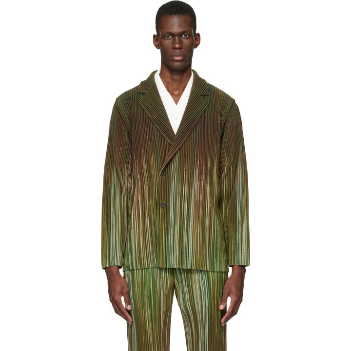 Photo: HOMME PLISSÉ ISSEY MIYAKE Green Paint Brush Close-Up Blazer