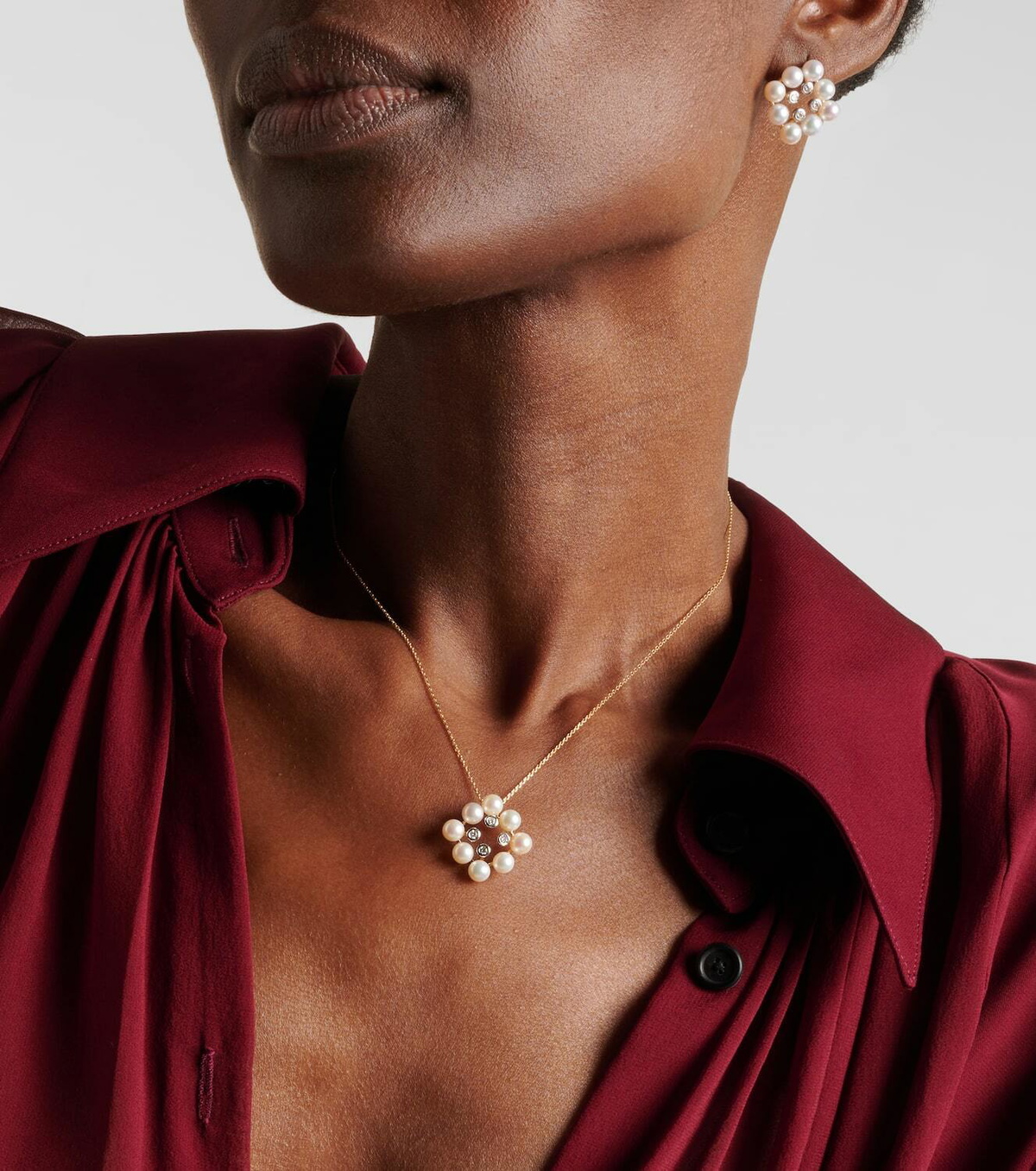 Mateo Cluster 14kt gold pendant necklace with pearls and diamonds