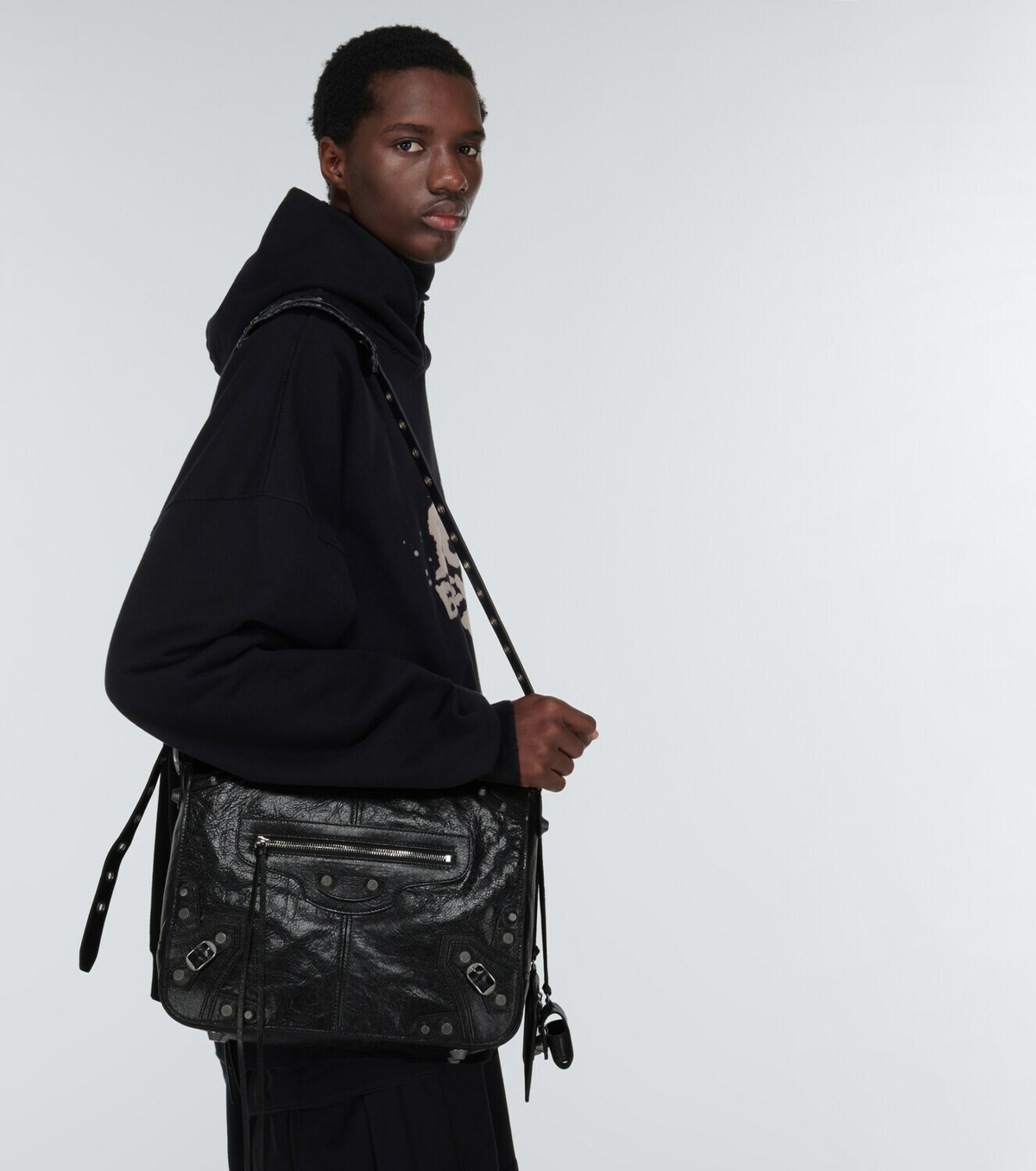 - Le leather shoulder bag Balenciaga