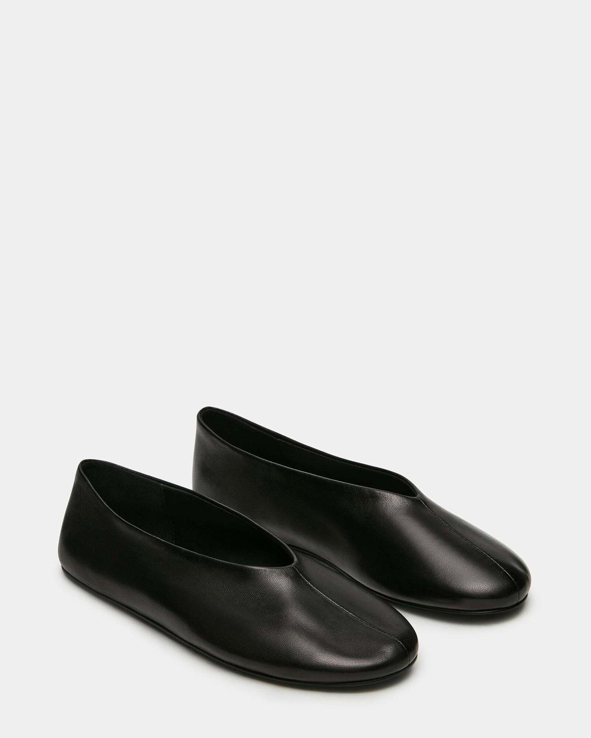 Steve Madden Cyntra Flats in Black