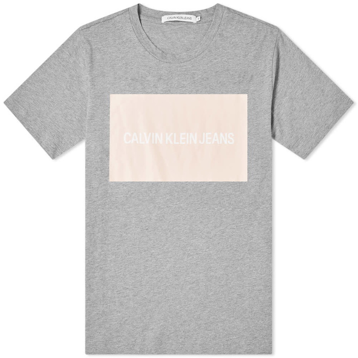 Photo: Calvin Klein Institutional Box Logo Tee