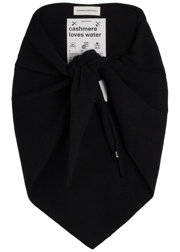 Photo: Extreme Cashmere N°150 Witch Cashmere-blend Triangle Scarf - Black - One Size