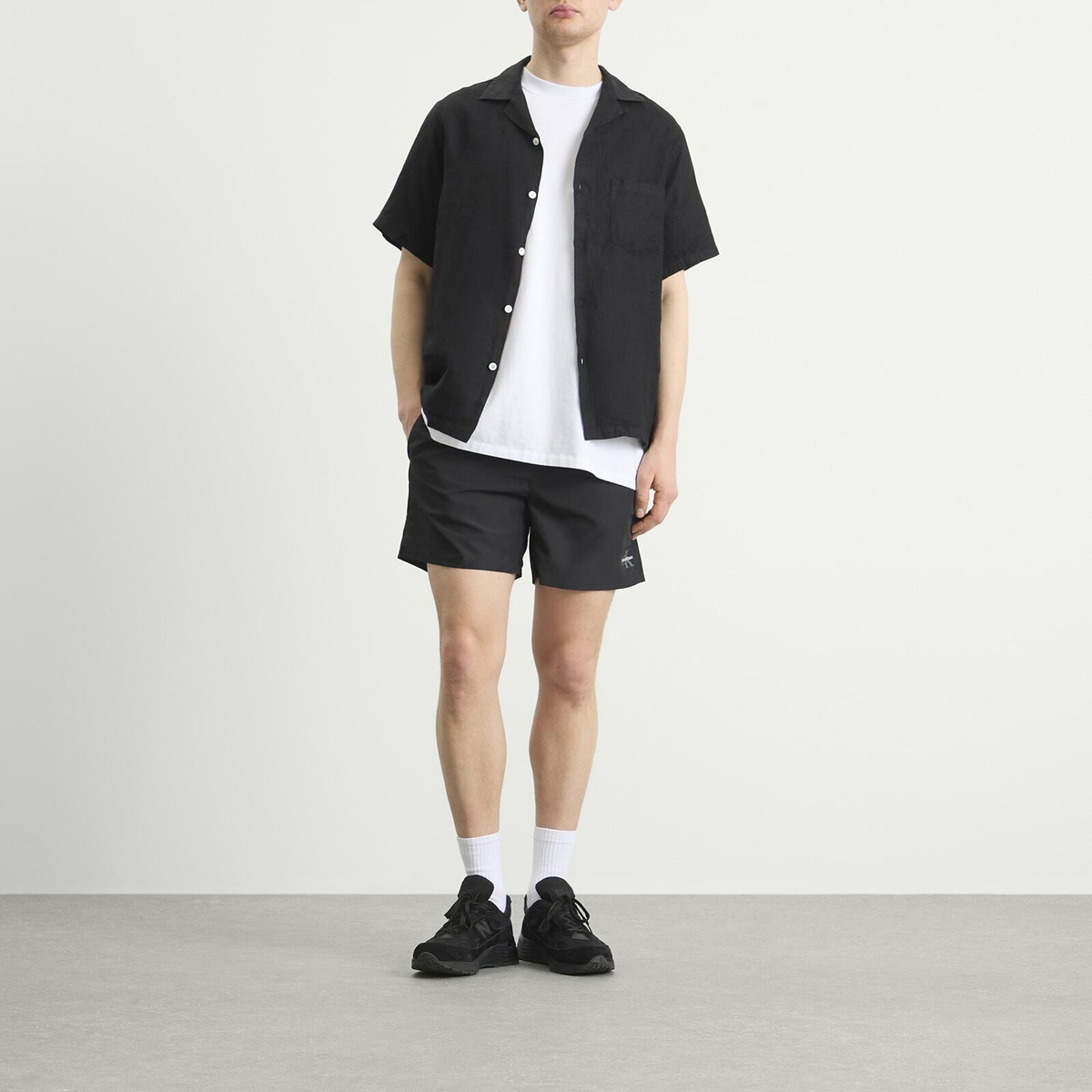 Calvin Klein Men's Medium Drawstring Swim Shorts in Black