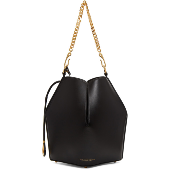 Mcqueen chain 2025 bucket bag