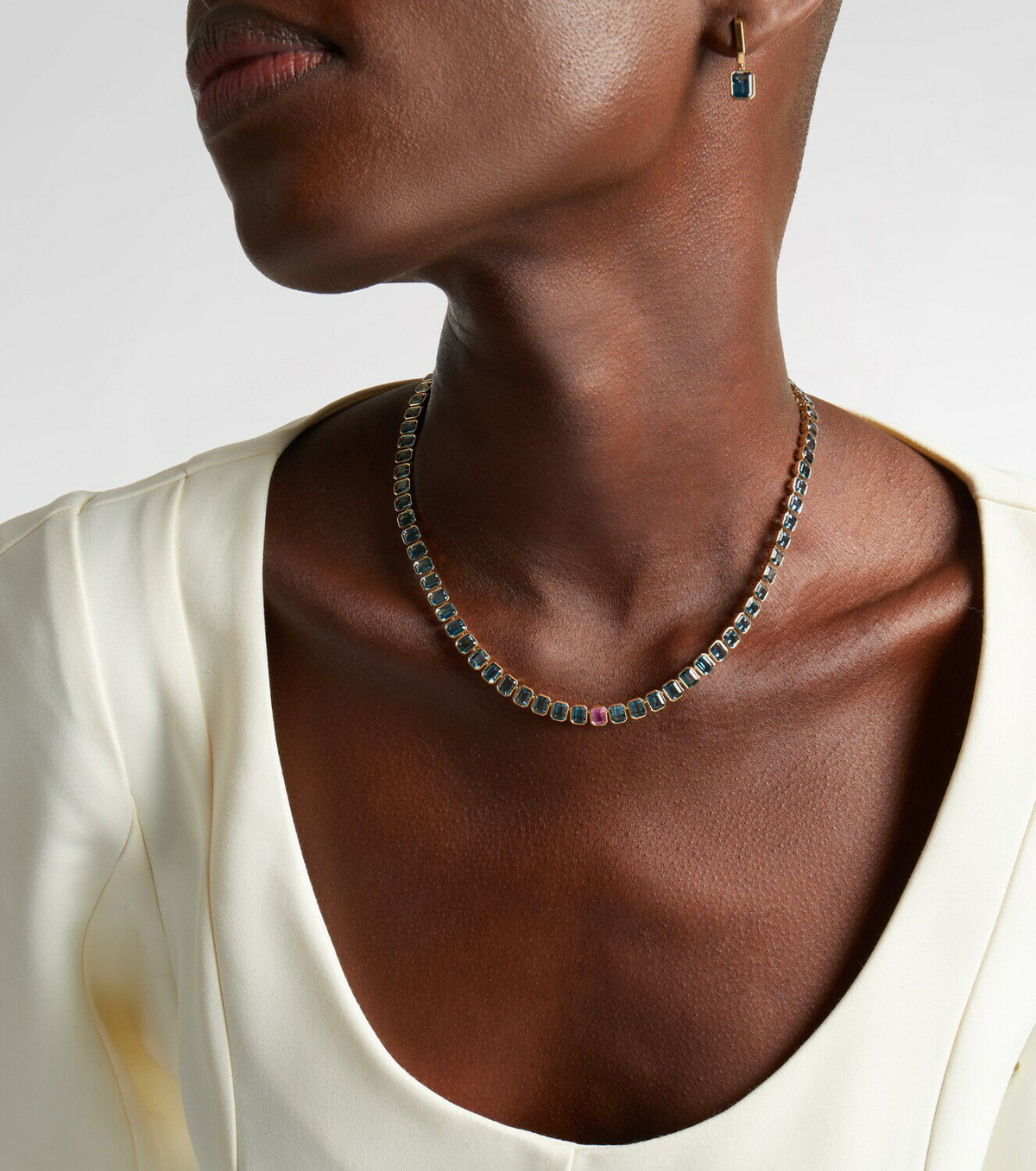 Bucherer Fine Jewellery 18kt gold (750/1000) necklace with sapphire and topaz