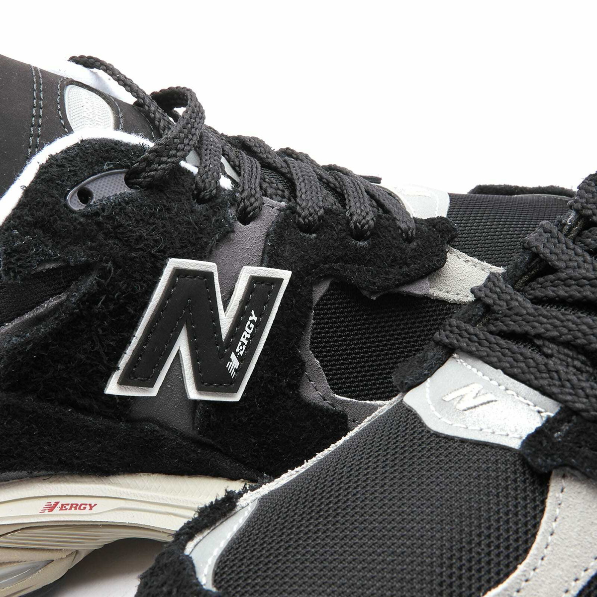 New Balance Men's M2002RDJ Sneakers in Black New Balance