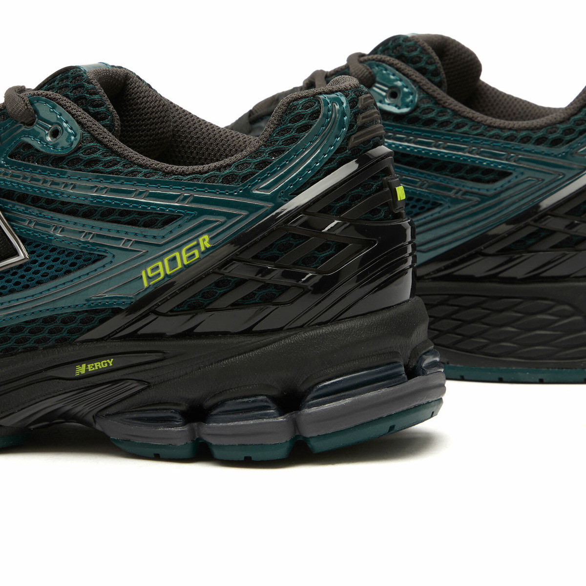 New Balance 1906 Sneaker in Medusa Green/Black