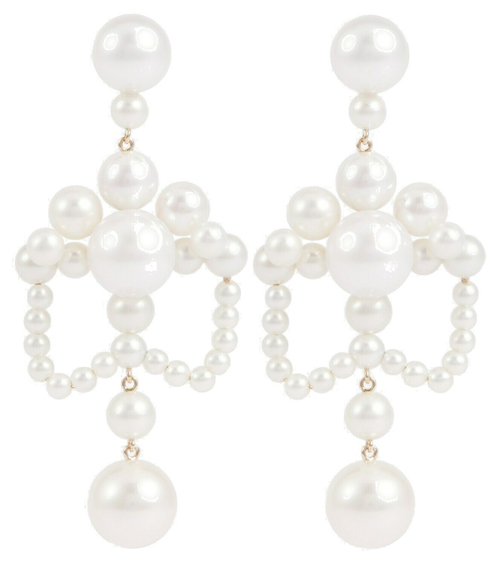 Photo: Sophie Bille Brahe - Grand Chateau de Perles 14kt gold earrings with pearls