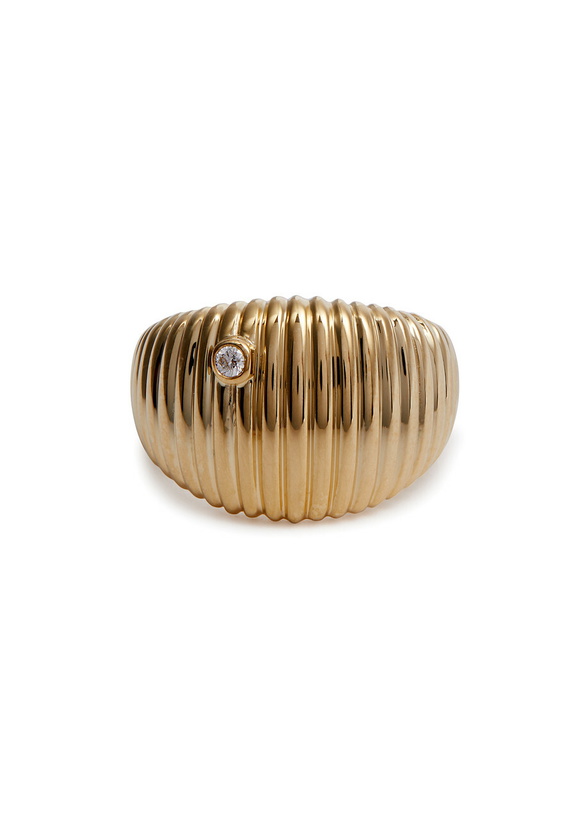 Photo: Yvonne Leon Chevaliere Berlingot 9kt Gold Signet Ring