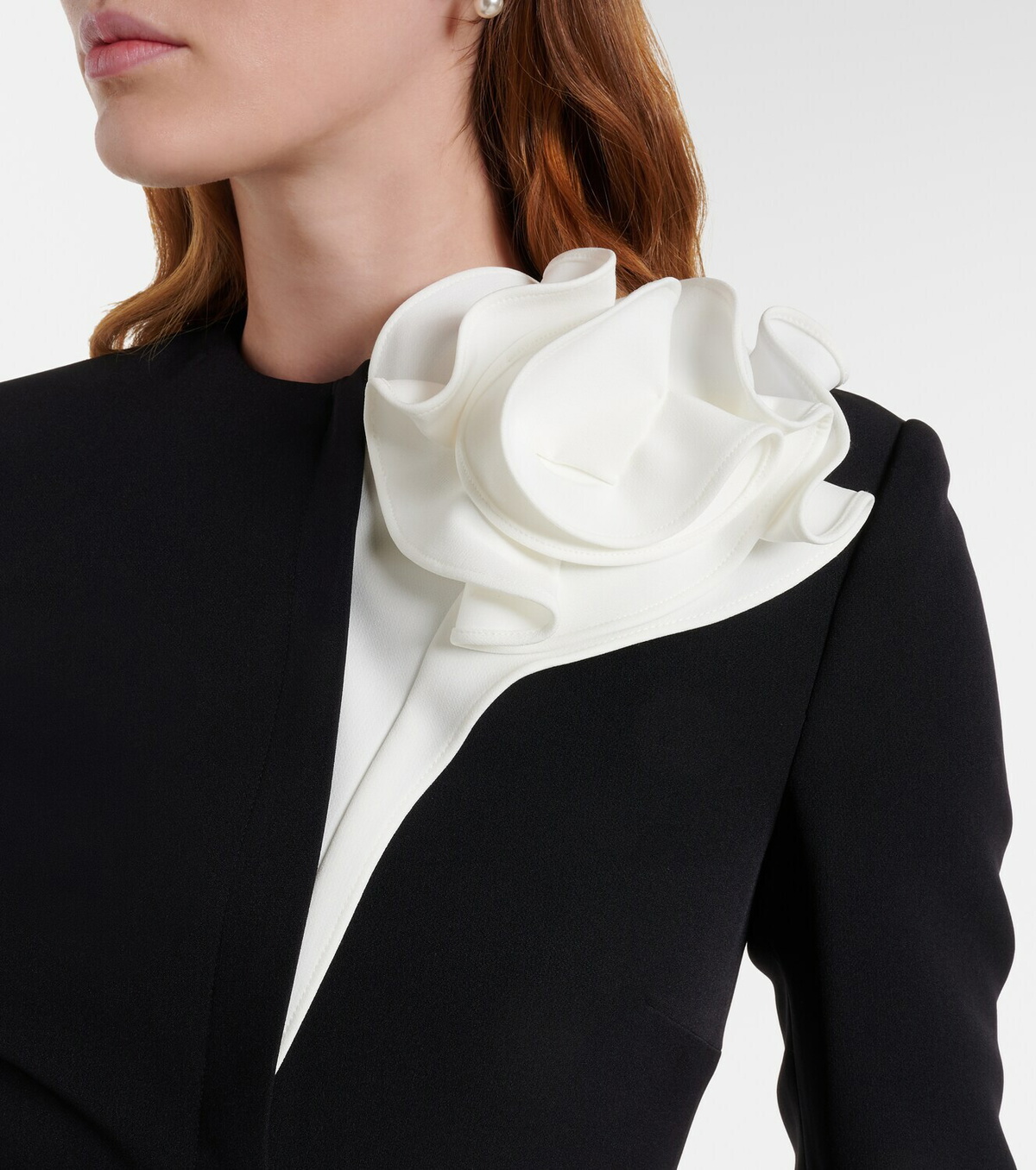 Roland Mouret Floral-appliqué peplum crêpe blazer
