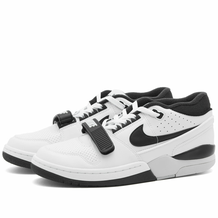 Photo: Nike x Billie Eillish AAF88 SP Sneakers in White/Black/Grey