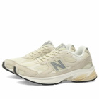 New Balance 2010 Sneaker in Timberwolf/Turtledove