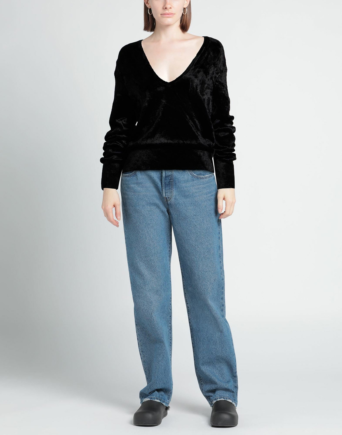 Sapio Womens Sweater in Black