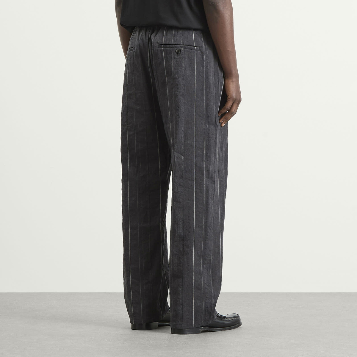 A Kind of Guise Men's Samurai Trousers in Black Chalk Stripe