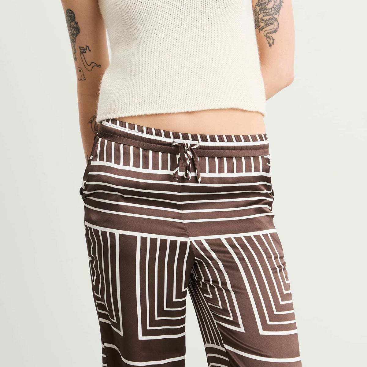 4th & Reckless Women's Amira Print Trousers in Chocolate