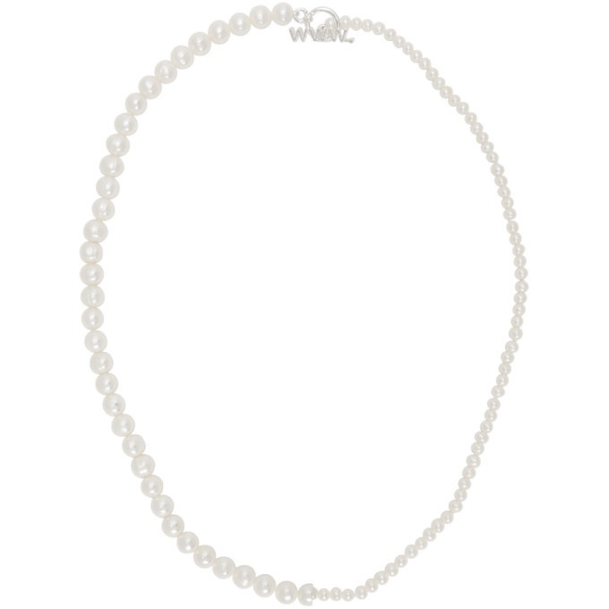 Photo: WWW.WILLSHOTT Off-White Split Pearl Necklace