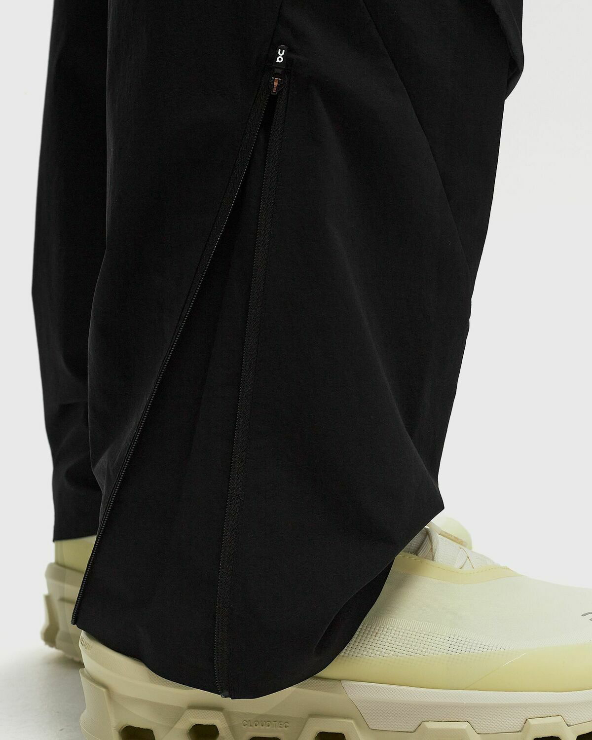 On X Paf Zero Pants Black Casual Pants On