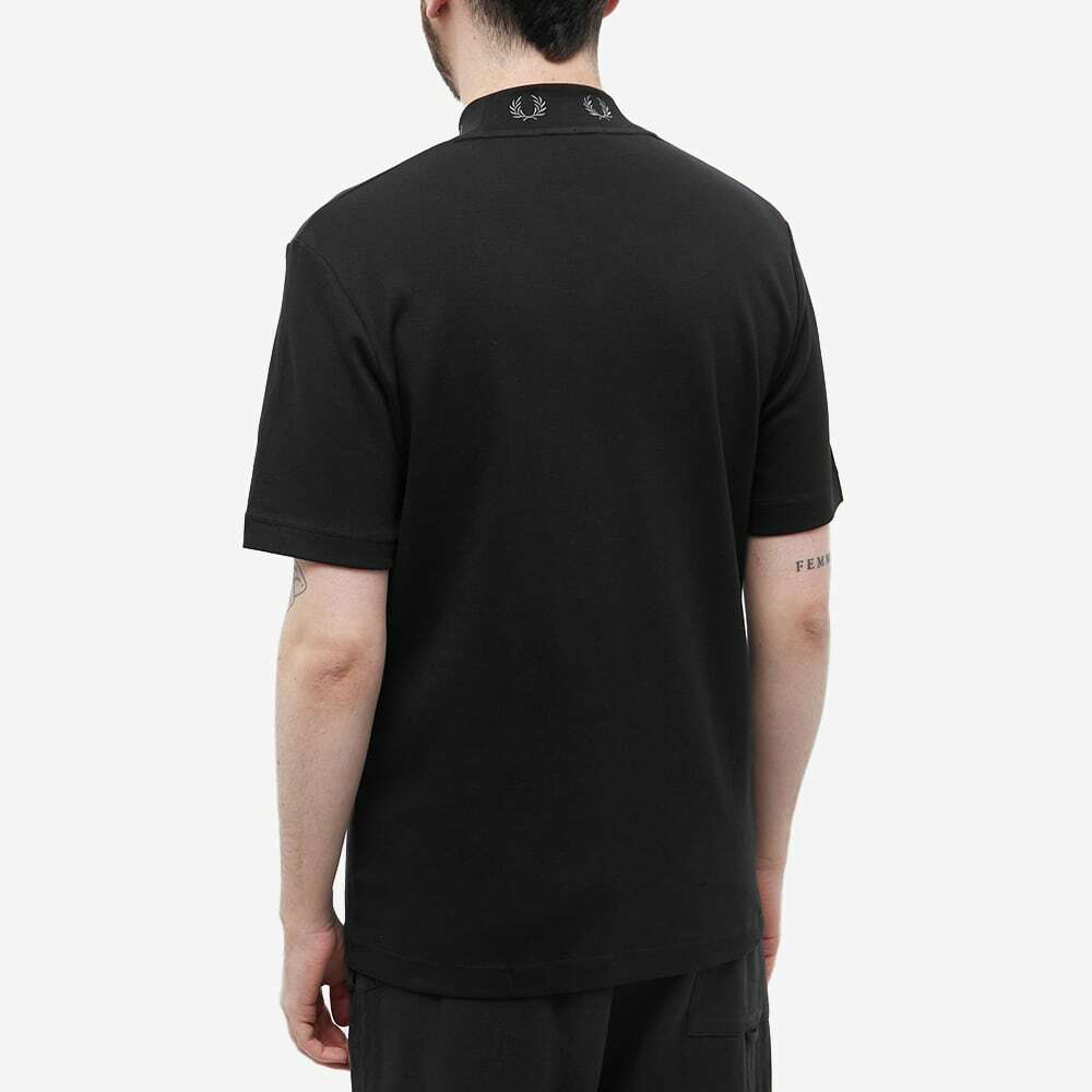 トップス FRED PERRY WREATH HIGHNECK T-SHIRT Fred Perry Men's Laurel Wreath High Neck T-Shirt in Black